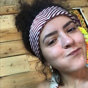 Meet your Posher, Amira